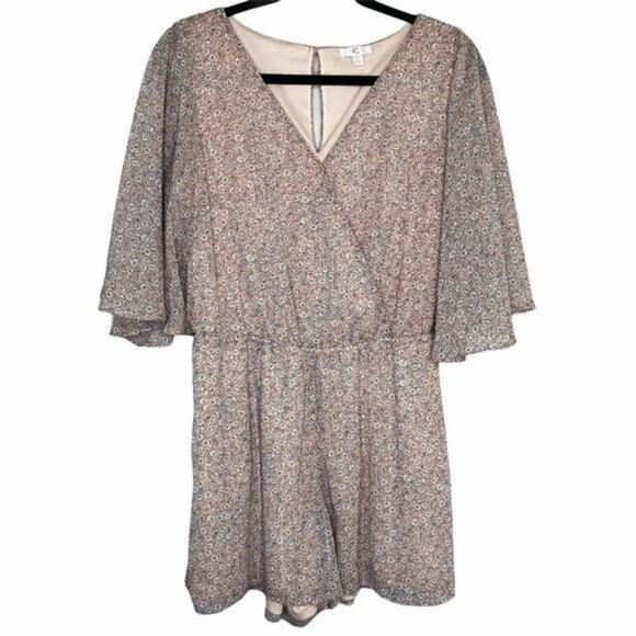 Charming Charlie Pink Wide Sleeve Romper Small - Picture 1 of 11